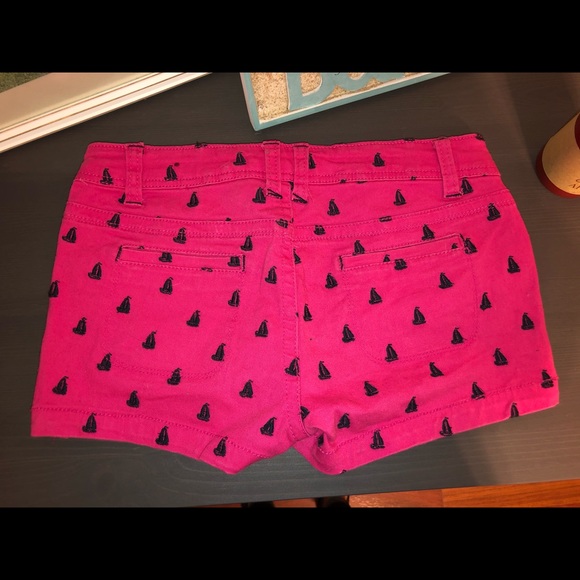 Jean Shorts w/ Pattern - Picture 2 of 4